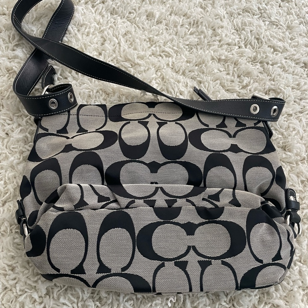 Shoulder coach purse